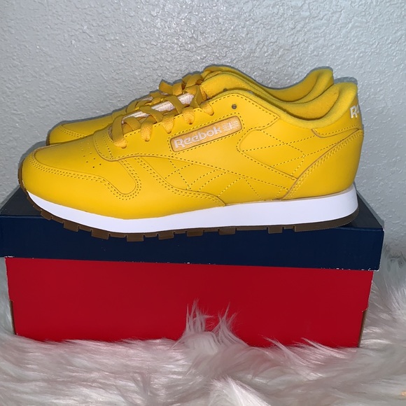 Wmns Classic Leather Toxic Yellow Gum - Picture 8 of 10